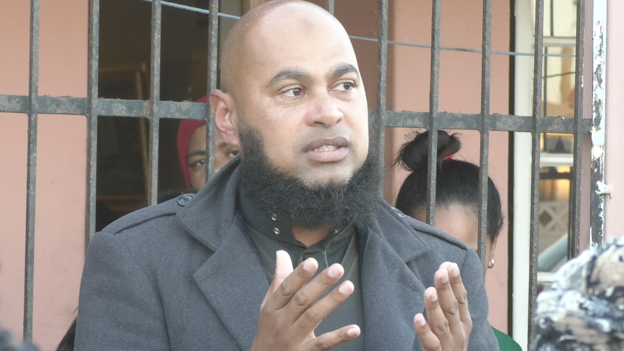 Aslam Cassiem ist Vertreter im Gemeinderat von Manenberg Aslam Cassiem ist Vertreter im Gemeinderat von Manenberg