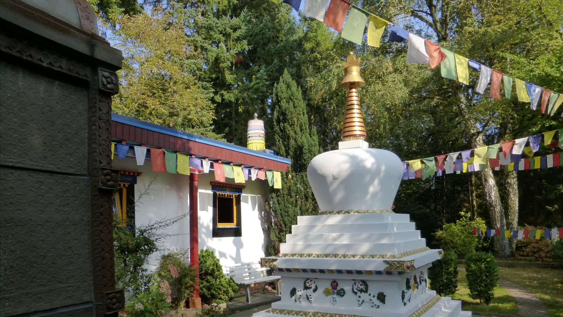 Stupa im Tibet-Zentrum in Hamburg Stupa im Tibet-Zentrum in Hamburg