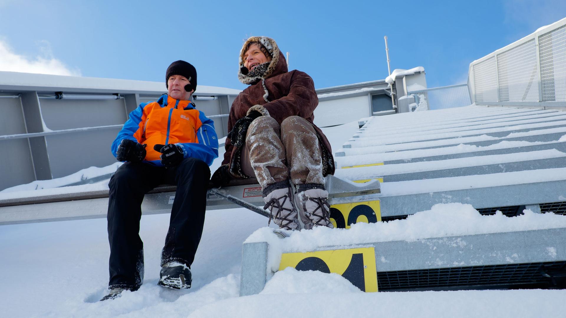 Jens Weißflog und Renate Schönfelder auf der Schanze. Jens Weißflog und Renate Schönfelder auf der Schanze.