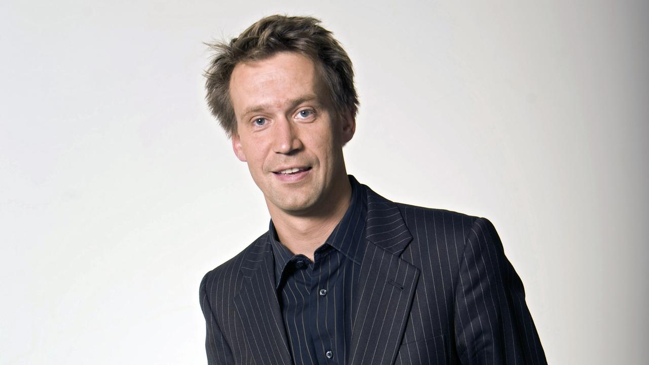 Volker Weidermann, deutscher Literaturkritiker, "Spiegel"-Reporter und Moderator der Neuauflage des Literarischen Quartetts. Volker Weidermann, deutscher Literaturkritiker, "Spiegel"-Reporter und Moderator der Neuauflage des Literarischen Quartetts.