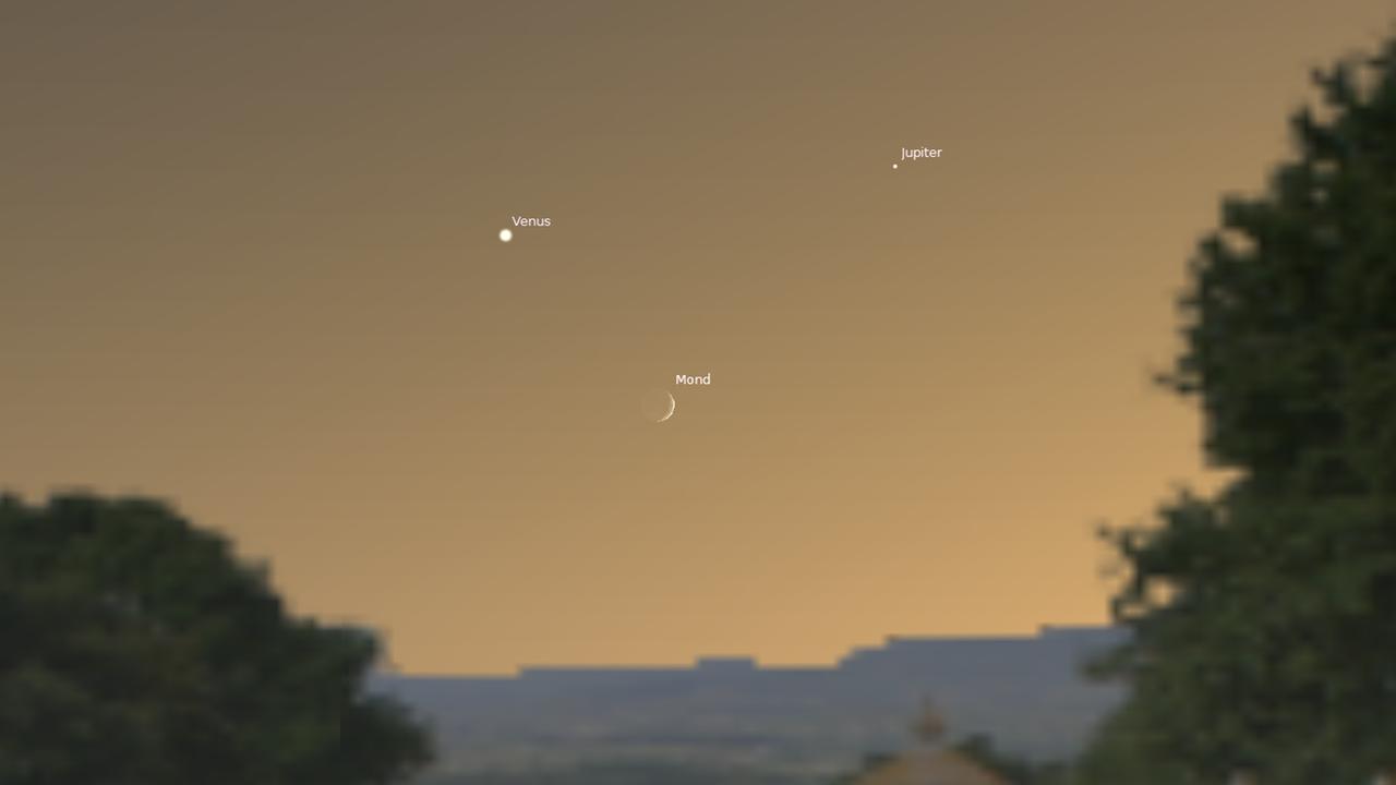 Mondsichel, Venus und Jupiter am frühen Abend Mondsichel, Venus und Jupiter am frühen Abend