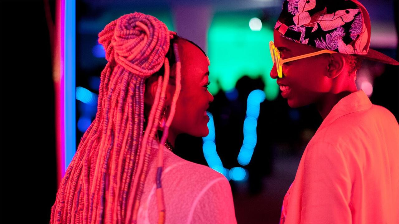 Kenia verbietet den Cannes-Festivalfilm "Rafiki" über eine lesbische Liebesbeziehung Kenia verbietet den Cannes-Festivalfilm "Rafiki" über eine lesbische Liebesbeziehung