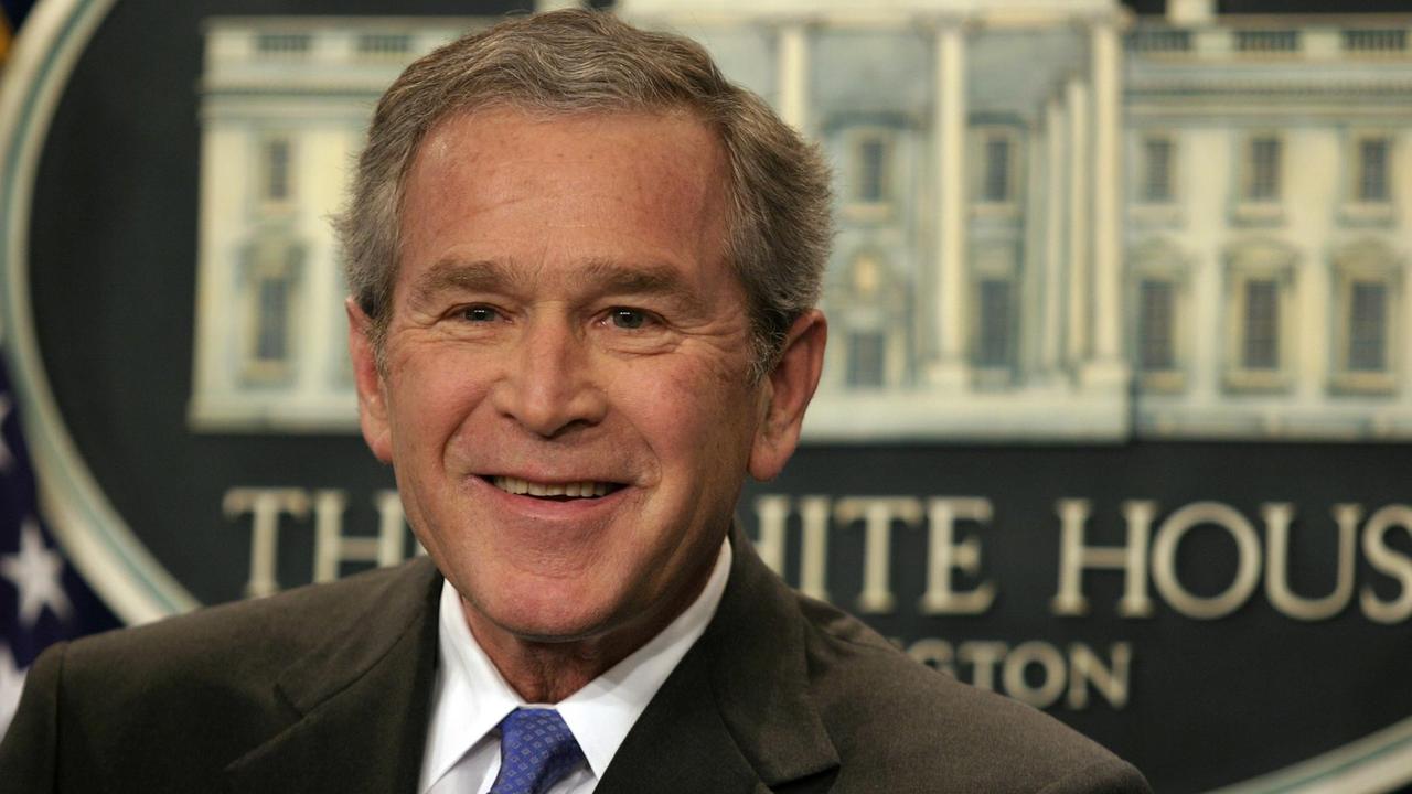 George W. Bush bei einer Pressekonferenz im Weißen Haus am 26. Januar 2006 George W. Bush bei einer Pressekonferenz im Weißen Haus am 26. Januar 2006