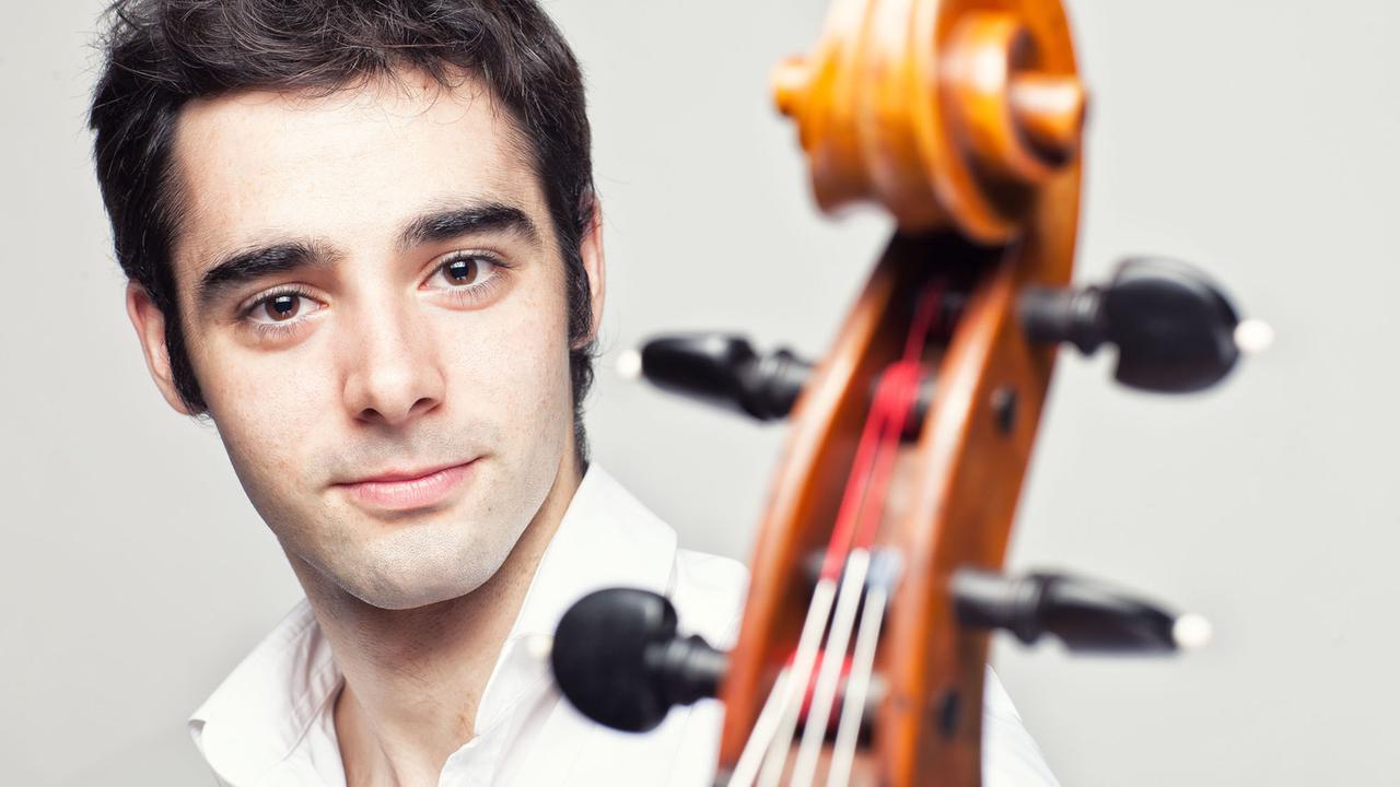 Der spanische Cellist Pablo Ferrández Der spanische Cellist Pablo Ferrández