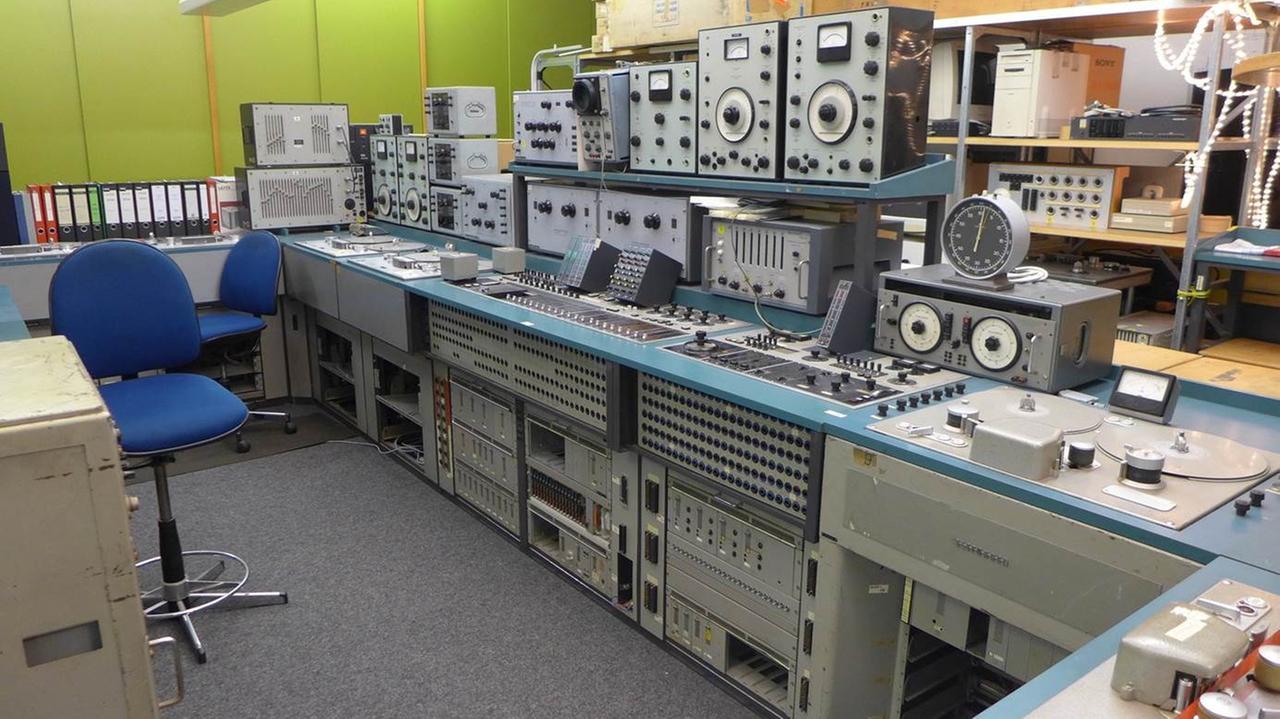 Blick ins "Studio für elektronische Musik" Blick ins "Studio für elektronische Musik"