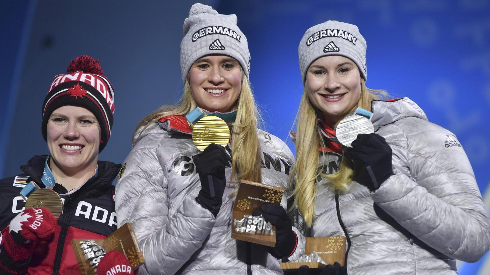 Im Einzelwettbewerb der Frauen holten die deutschen Rodlerinnen Natalie Geisenberger und Dajana Eitberger Gold und Silber vor Alex Gough aus Kanada.