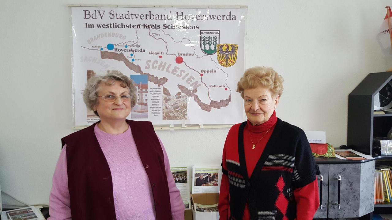 Gisela Lossack und Marianne Engelmann im BdV-Büro Hoyerswerda Gisela Lossack und Marianne Engelmann im BdV-Büro Hoyerswerda