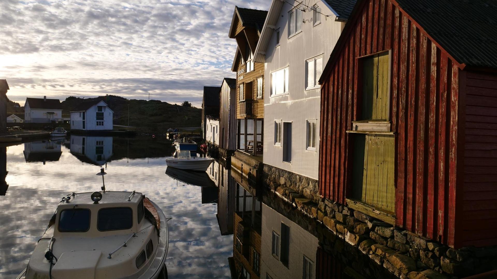 Häuser auf der norwegischen Insel Utsira