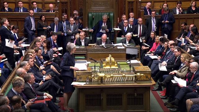 Premierministerin Theresa May spricht im britischen Unterhaus