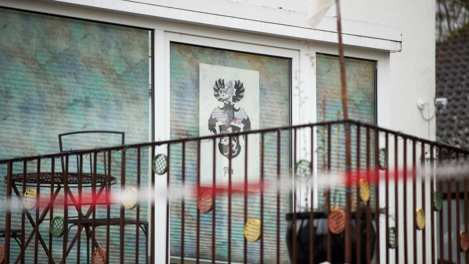 Blick auf das Haus in Georgensgmünd, in dem ein 49-jähriger selbsternannter Reichsbürger wohnte, der im vergangenen Jahr bei einem Polizeieinsatz einen SEK-Beamten erschoss. Blick auf das Haus in Georgensgmünd, in dem ein 49-jähriger selbsternannter Reichsbürger wohnte, der im vergangenen Jahr bei einem Polizeieinsatz einen SEK-Beamten erschoss.