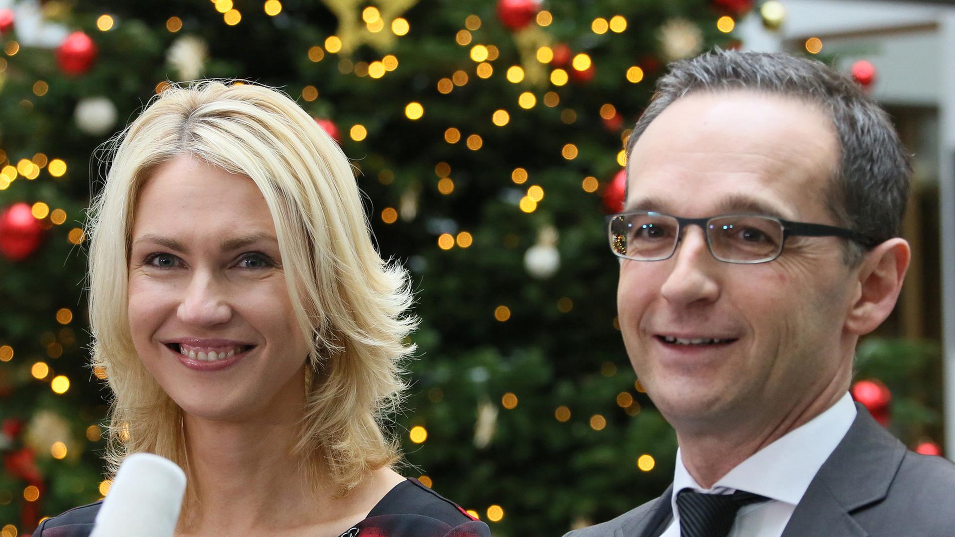 Bundesjustizminister Heiko Maas (SPD) und Bundesfamilienministerin Manuela Schwesig (SPD) geben am 11.12.2014 in Berlin eine Pressekonferenz zur gesetzlichen Frauenquote. Bundesjustizminister Heiko Maas (SPD) und Bundesfamilienministerin Manuela Schwesig (SPD) geben am 11.12.2014 in Berlin eine Pressekonferenz zur gesetzlichen Frauenquote.
