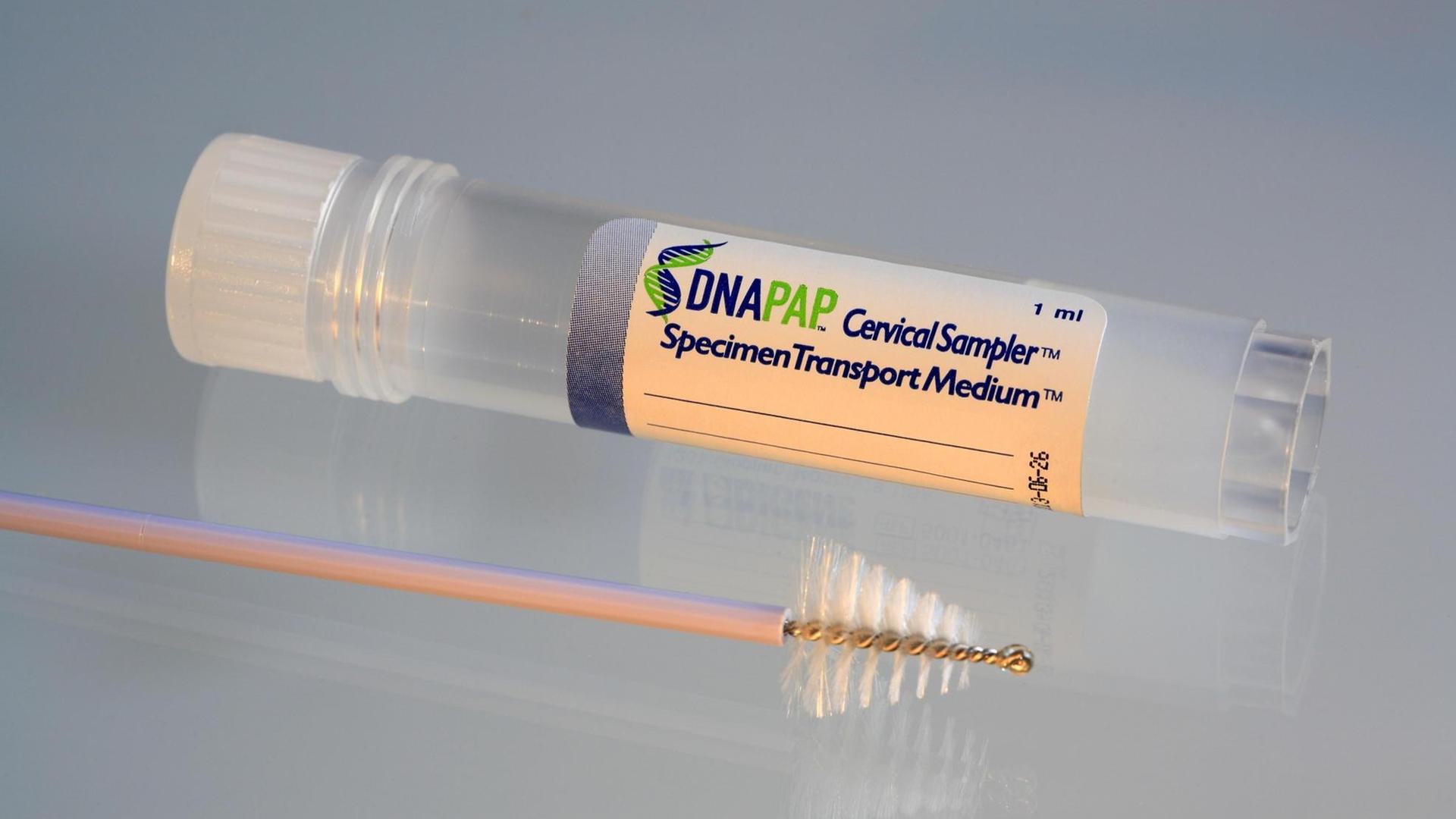 Spezielles Abstrichmedium zum Nachweis von HPV-Viren, den Verursachern von Gebärmutterhalskrebs, für den hc2 HPV DNA Test der Digene Corporation. Spezielles Abstrichmedium zum Nachweis von HPV-Viren, den Verursachern von Gebärmutterhalskrebs, für den hc2 HPV DNA Test der Digene Corporation.