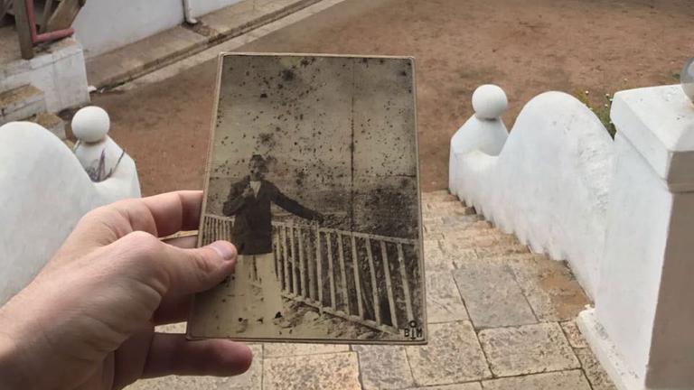Ausschnitt vom Hof des Hauses von Arthur Rimbaud Ausschnitt vom Hof des Hauses von Arthur Rimbaud