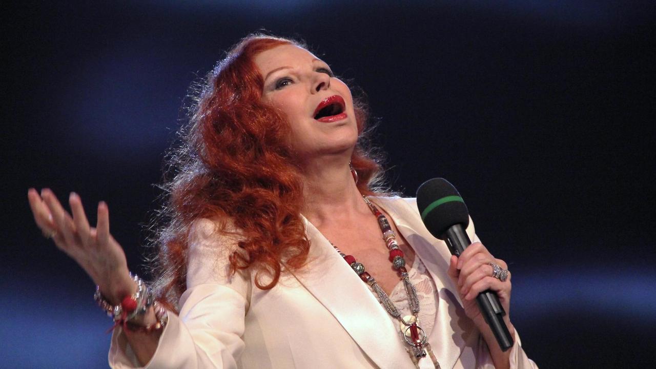 Das Foto zeigt die Sängerin Milva 2012 bei einer Generalprobe für den Musikantenstadl. Das Foto zeigt die Sängerin Milva 2012 bei einer Generalprobe für den Musikantenstadl.