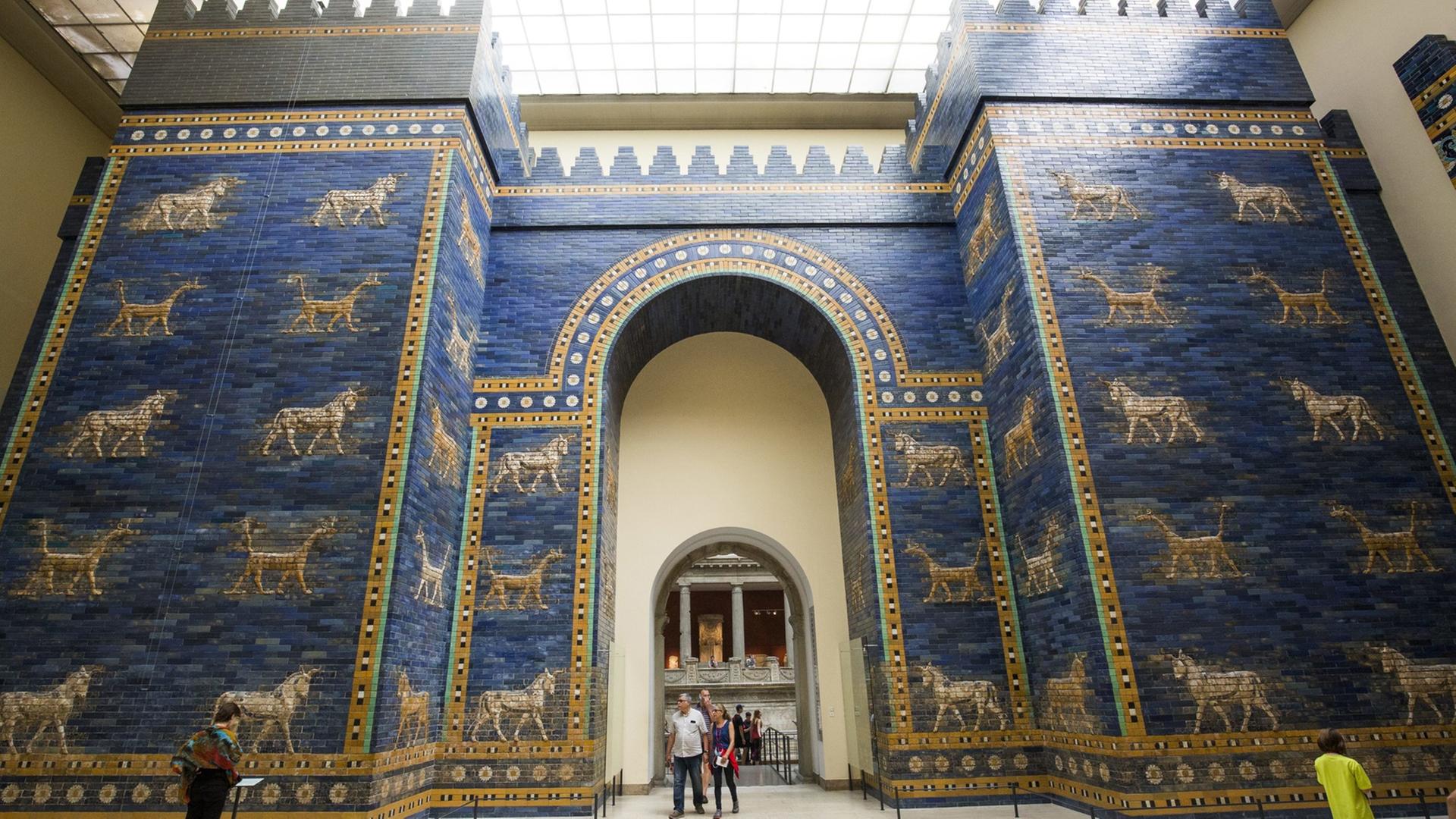 Das Foto zeigt das Ischtar-Tor Pergamon-Museum. Das Foto zeigt das Ischtar-Tor Pergamon-Museum.