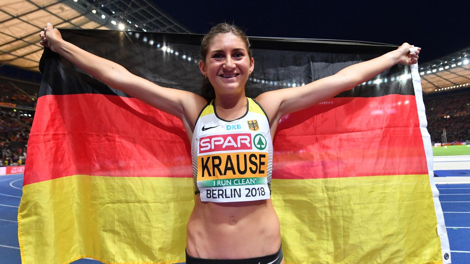 12.08.2018, Berlin: Leichtathletik, Europameisterschaft im Olympiastadion, 3000 m Hindernis Finale, Frauen: Goldmedaillengewinnerin Gesa Felicitas Krause aus Deutschland jubelt . 12.08.2018, Berlin: Leichtathletik, Europameisterschaft im Olympiastadion, 3000 m Hindernis Finale, Frauen: Goldmedaillengewinnerin Gesa Felicitas Krause aus Deutschland jubelt .