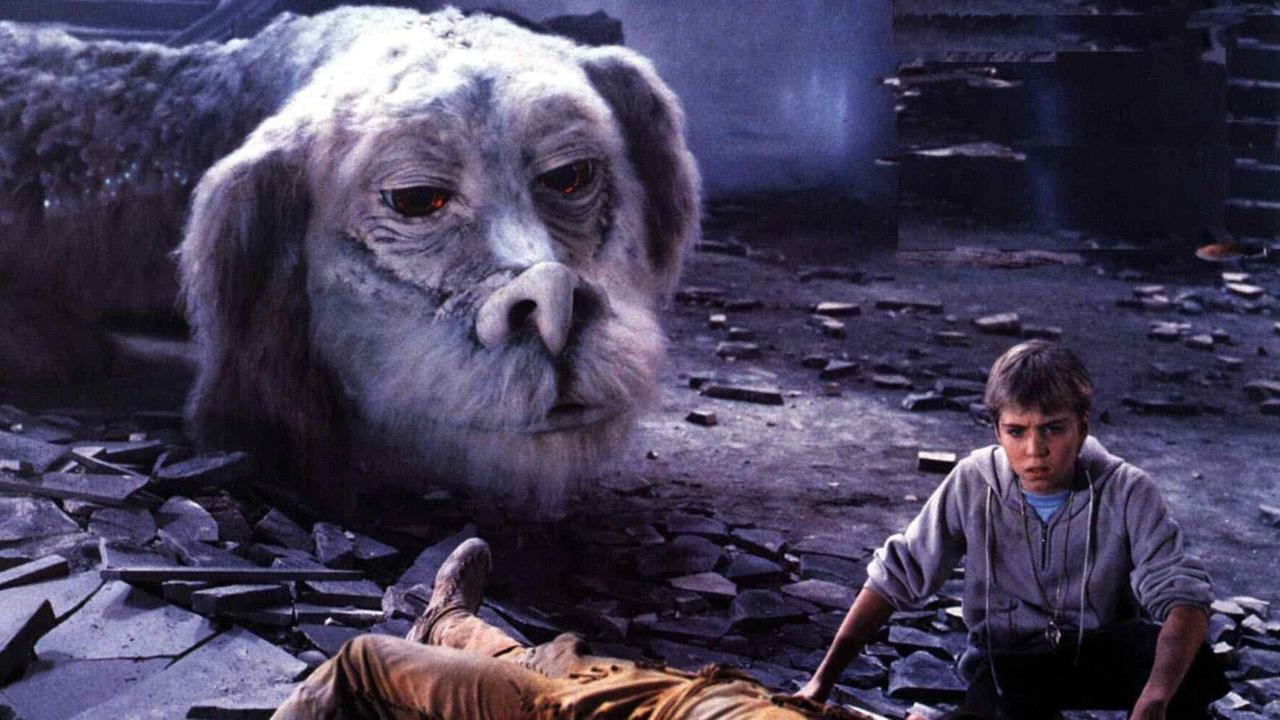 Die Verfilmung der Unendlichen Geschichte, Teil 2, von 1990. Auf dem Szenenfoto sind die Schauspieler Kenny Morrison und Jonathan Brandis zu sehen. Entsetzt sieht Bastian (Jonathan Brandis,r), dass sein Freund Atreju (Kenny Morrison) verletzt ist. Regie: George Miller Die Verfilmung der Unendlichen Geschichte, Teil 2, von 1990. Auf dem Szenenfoto sind die Schauspieler Kenny Morrison und Jonathan Brandis zu sehen. Entsetzt sieht Bastian (Jonathan Brandis,r), dass sein Freund Atreju (Kenny Morrison) verletzt ist. Regie: George Miller