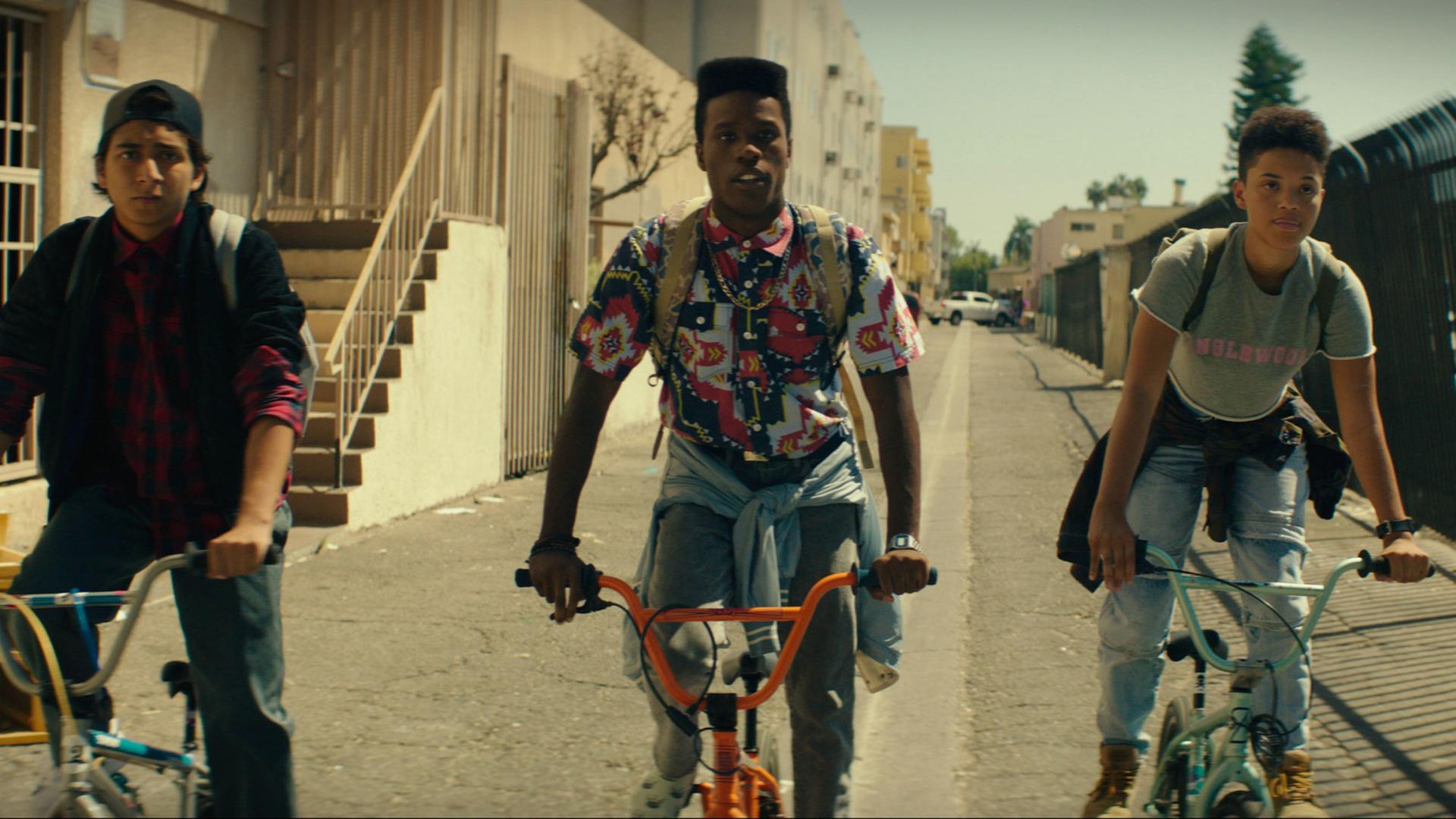 Shameik Moore (m) als Malcolm, Tony Revolori (l) als Jib und Kiersey Clemons (r) als Diggy in einer Szene aus dem Kinofilm "Dope" ACHTUNG: Nur zur redaktionellen Verwendung in Zusammenhang mit der Berichterstattung über den genannten Film und nur bei vollständiger Nennung der Quelle: «Sony Pictures/dpa» Shameik Moore (m) als Malcolm, Tony Revolori (l) als Jib und Kiersey Clemons (r) als Diggy in einer Szene aus dem Kinofilm "Dope" ACHTUNG: Nur zur redaktionellen Verwendung in Zusammenhang mit der Berichterstattung über den genannten Film und nur bei vollständiger Nennung der Quelle: «Sony Pictures/dpa»