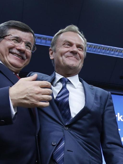 Strahlende Gesichter in Brüssel: der türkische Ministerpräsident Ahmet Davutoglu und EU-Ratspräsident Donald Tusk.