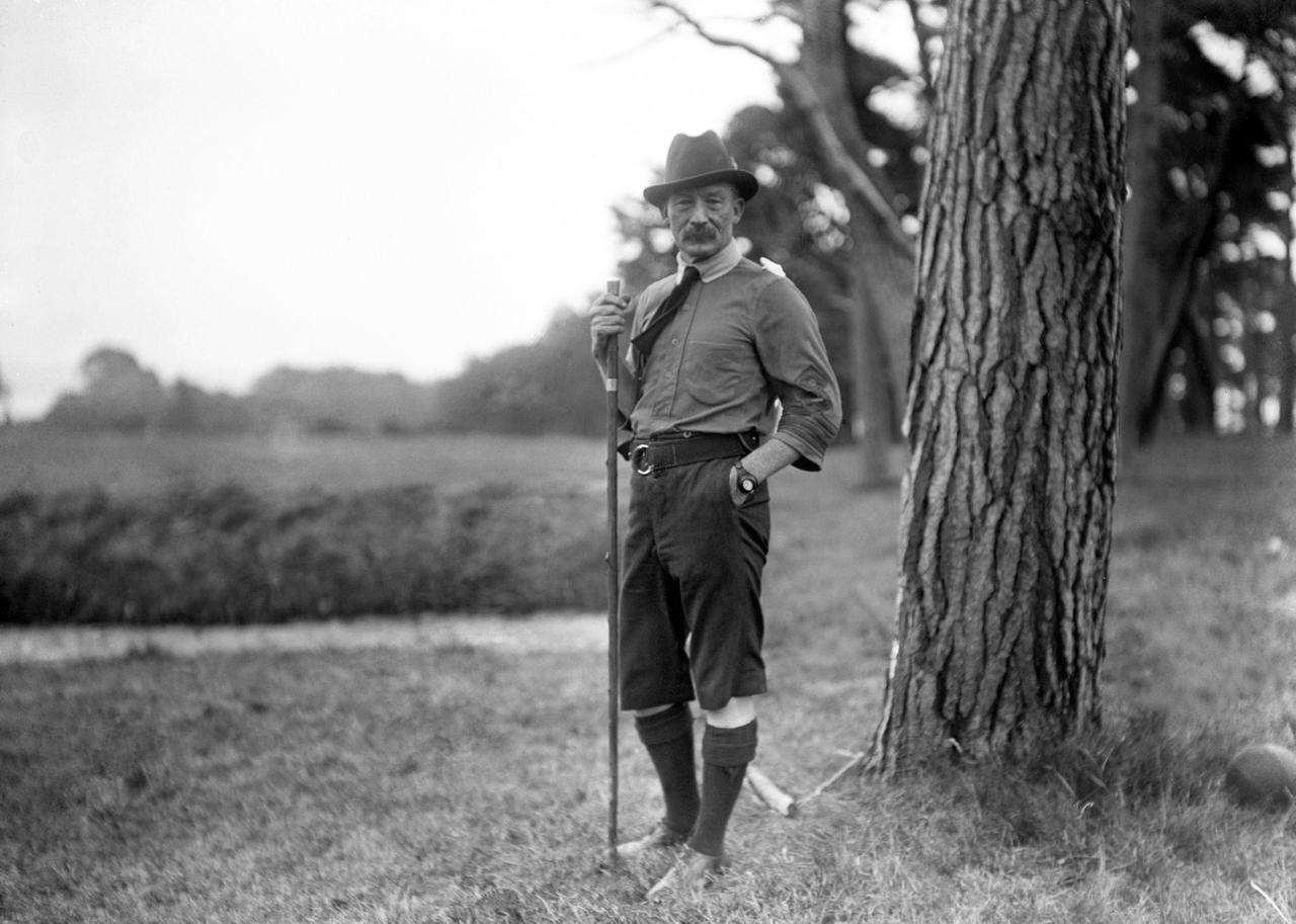 Der Gründer der Pfadfinder, Robert Baden-Powell, im Jahr 1909. Der Gründer der Pfadfinder, Robert Baden-Powell, im Jahr 1909.
