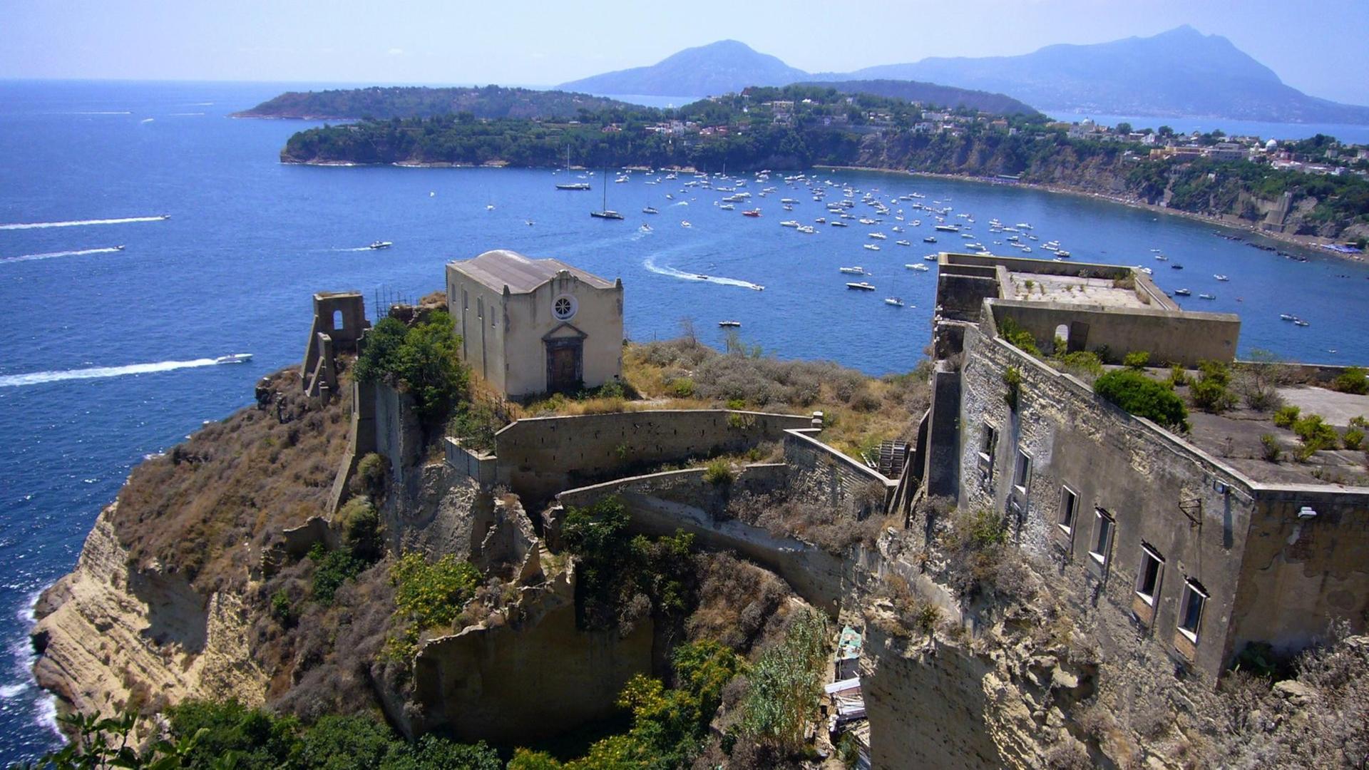 Die Festung der Terra Murata auf der italienischen Insel Procida. Die Festung der Terra Murata auf der italienischen Insel Procida.