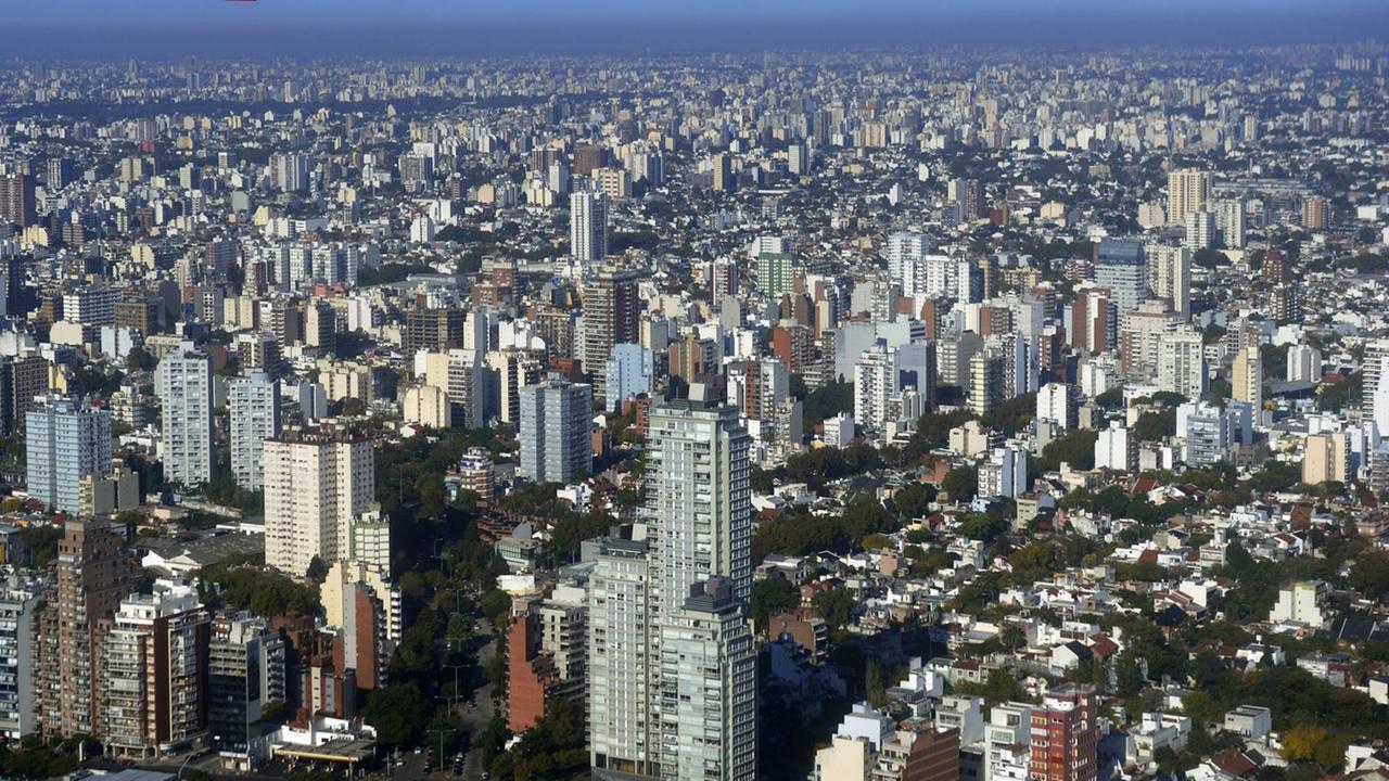 Häusermeer von Buenos Aires aus der Luft gesehen Häusermeer von Buenos Aires aus der Luft gesehen