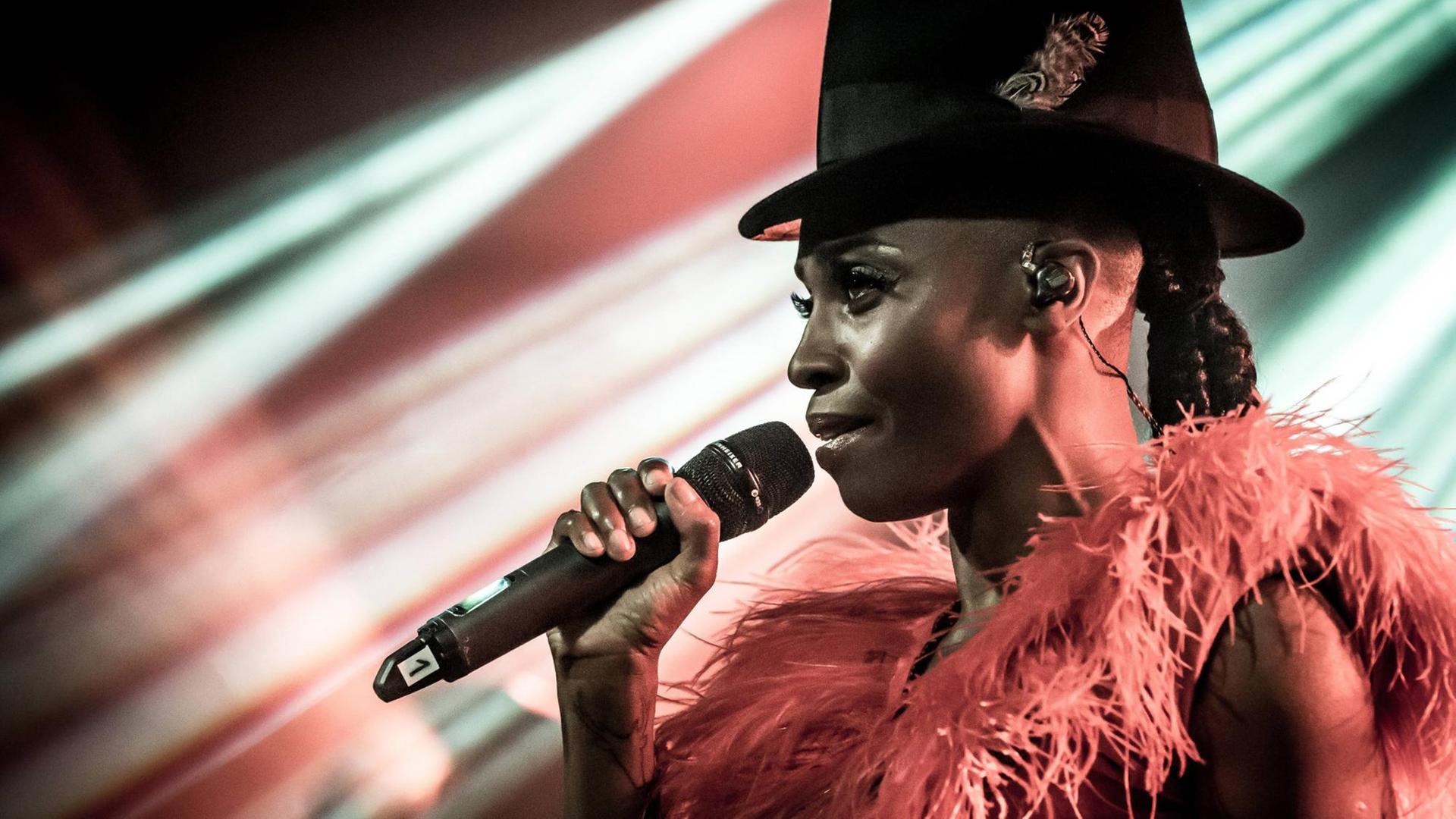 Sängerin Skye Edwards von Morcheeba beim einem Konzert am 9.5.2018 in Frankfurt Sängerin Skye Edwards von Morcheeba beim einem Konzert am 9.5.2018 in Frankfurt