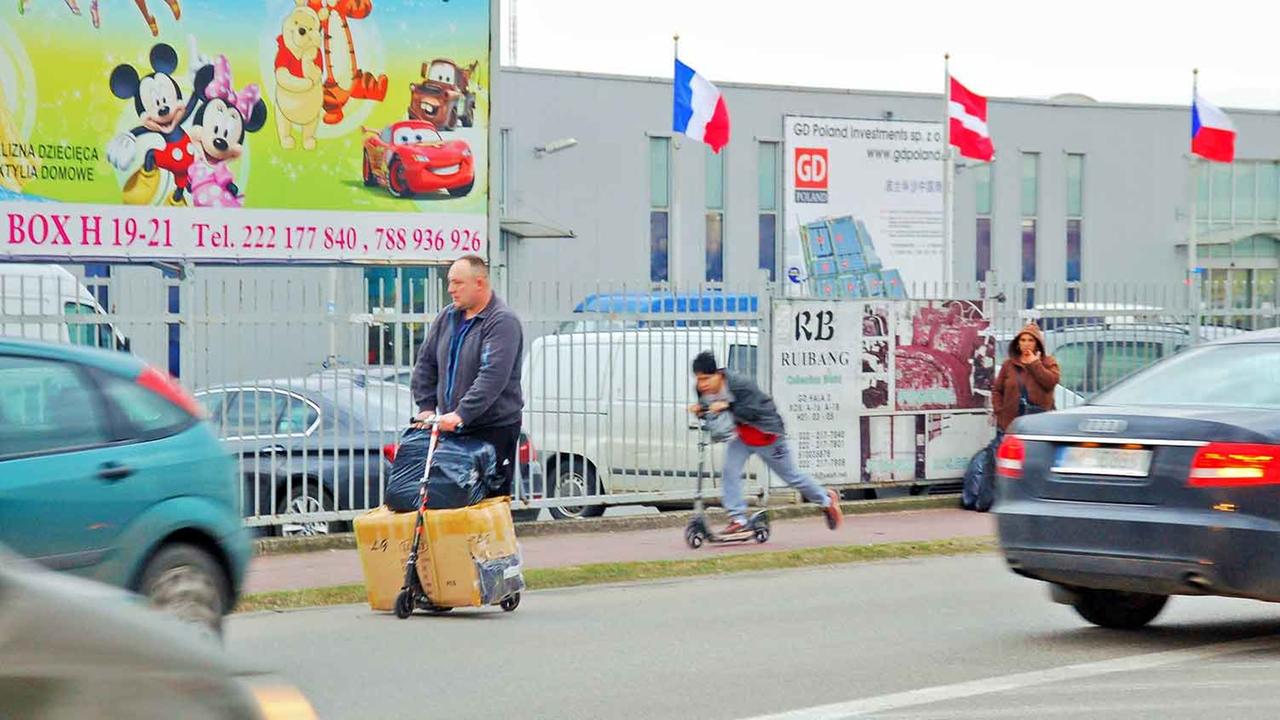 Das vietnamesische Handelszentrum Wolka Kosowska bei Warschau Das vietnamesische Handelszentrum Wolka Kosowska bei Warschau