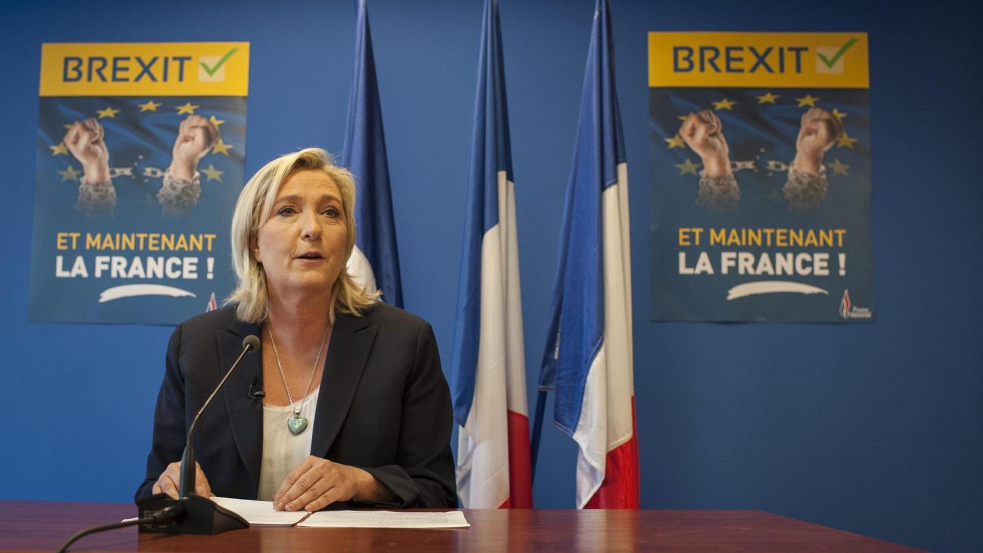 Marine Le Pen, Chefin der französischen Rechtspartei "Front National" begrüßt das Referendum, in dem sich die Briten, für den Brexit, das Ausscheiden aus der EU, aussprechen. Marine Le Pen, Chefin der französischen Rechtspartei "Front National" begrüßt das Referendum, in dem sich die Briten, für den Brexit, das Ausscheiden aus der EU, aussprechen.