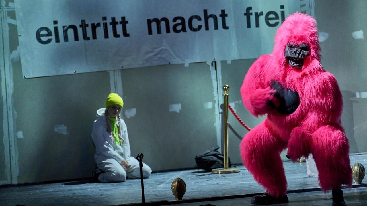 Das Foto zeigt eine Probe des Stückes "Schwarzwasser" von Elfriede Jelinek im Akademietheater am Wiener Burgtheater. Das Foto zeigt eine Probe des Stückes "Schwarzwasser" von Elfriede Jelinek im Akademietheater am Wiener Burgtheater.