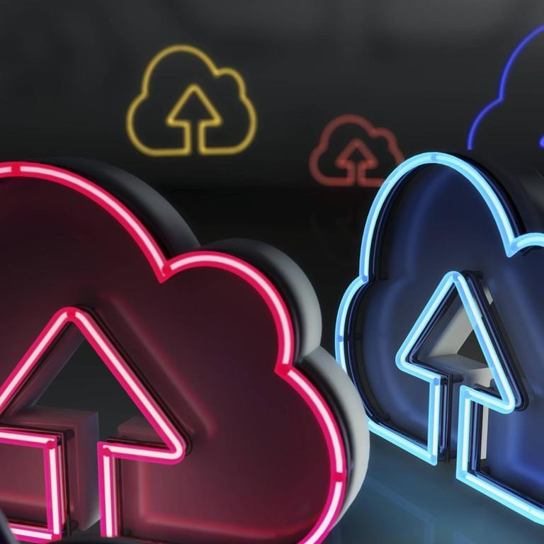Pfeile zeigen in Neon-Wolken / Arrows show in Neon Clouds