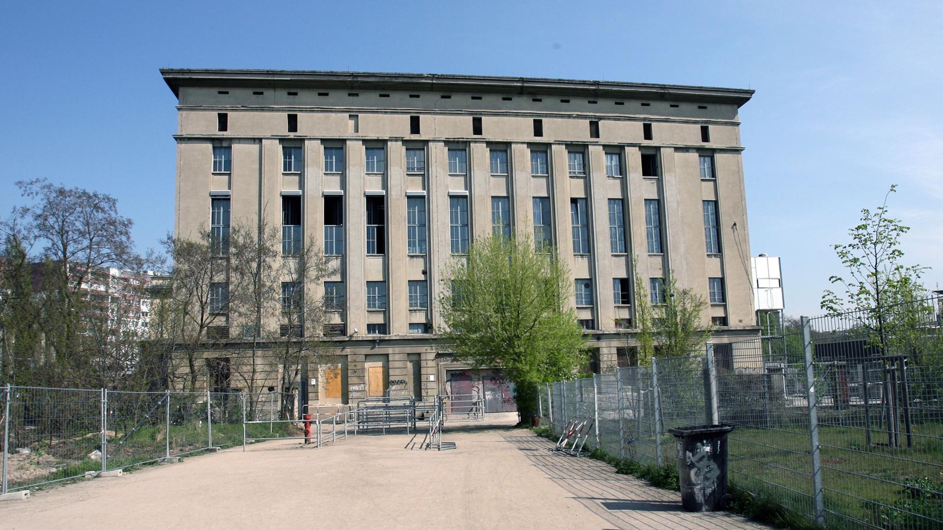 Der Techno-Club Berghain in Berlin Der Techno-Club Berghain in Berlin