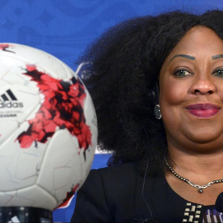 FIFA-Generalsekretärin Fatma Samoura aus dem Senegal.