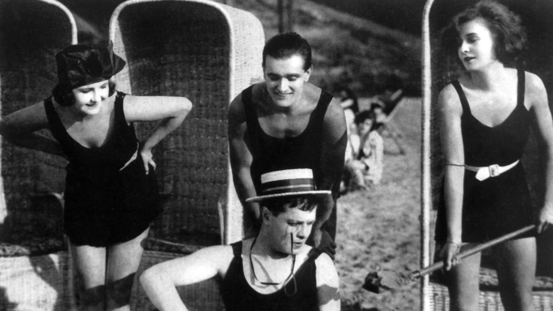 Am Strand treffen sich Menschen unterschiedlichster Schichten. Am Strand treffen sich Menschen unterschiedlichster Schichten.