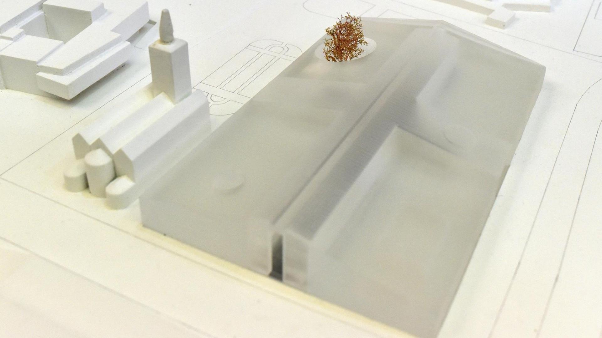 Der Siegerentwurf für ein Museum der Moderne in Berlin der Schweizer Architekten von Herzog & de Meuron, wird am 17.11.2016 bei der Eröffnung einer Ausstellung im Kulturforum in Berlin präsentiert. Der Siegerentwurf für ein Museum der Moderne in Berlin der Schweizer Architekten von Herzog & de Meuron, wird am 17.11.2016 bei der Eröffnung einer Ausstellung im Kulturforum in Berlin präsentiert.