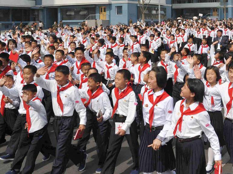 Nordkoreanische Kinder bei einem Besuch in Pjöngjang, 2012