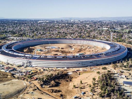 Die neue Apple Firmenzentrale in Cupertino Kalifornien kurz vor der Eröffnung