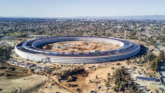Die neue Apple Firmenzentrale in Cupertino Kalifornien kurz vor der Eröffnung