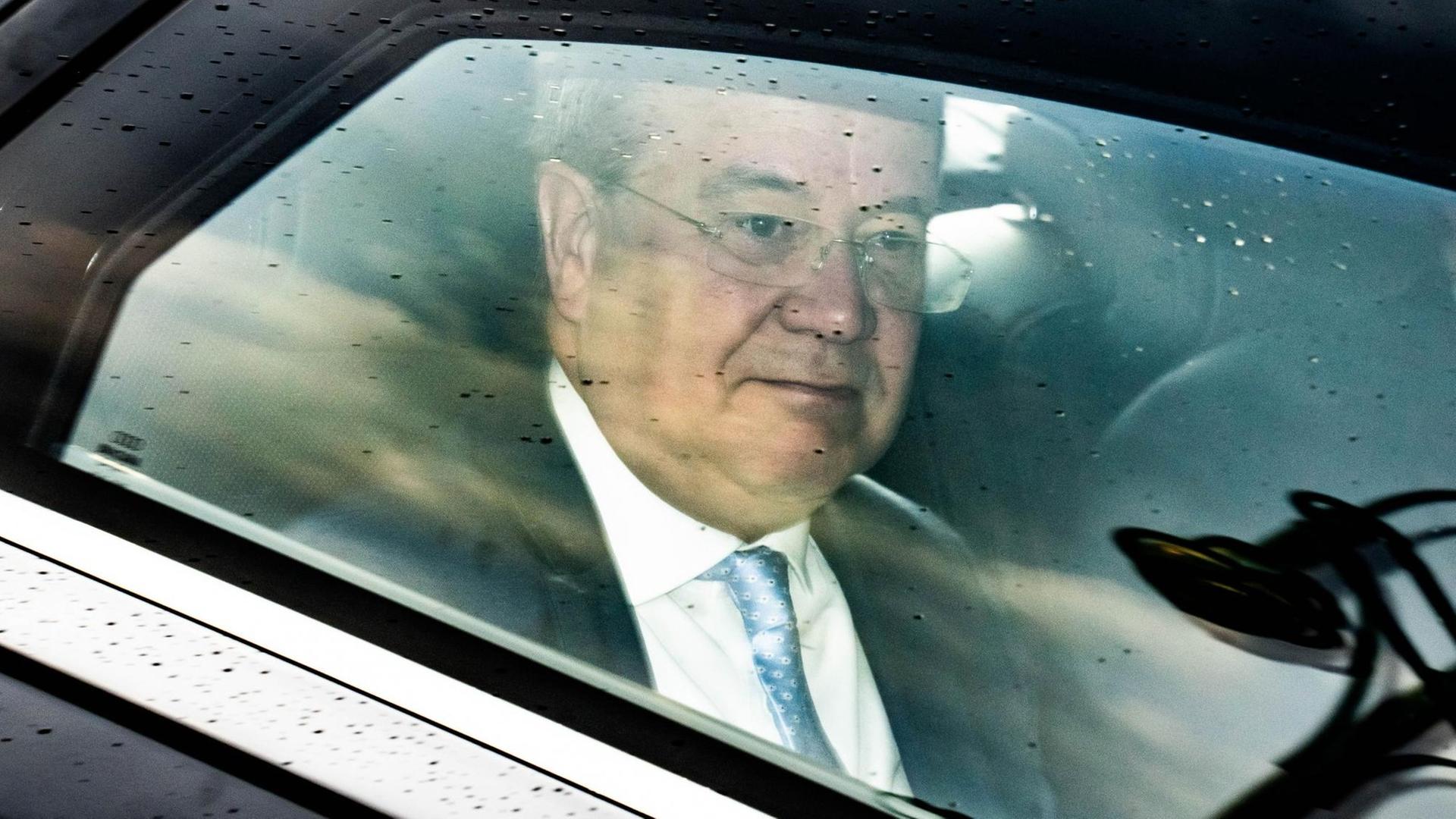 Berlin: CDU Kanzlerkandidat Armin Laschet kommt vorgefahren zu den Gremiensitzungen der Partei nach der Bundestagswahl 2021 im Konrad-Adenauer-Haus. Berlin: CDU Kanzlerkandidat Armin Laschet kommt vorgefahren zu den Gremiensitzungen der Partei nach der Bundestagswahl 2021 im Konrad-Adenauer-Haus.