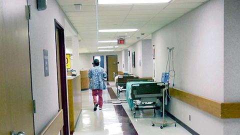 Nach dem Tarifabschluss für Ärzte wird die Schließung von Krankenhäusern befürchtet.