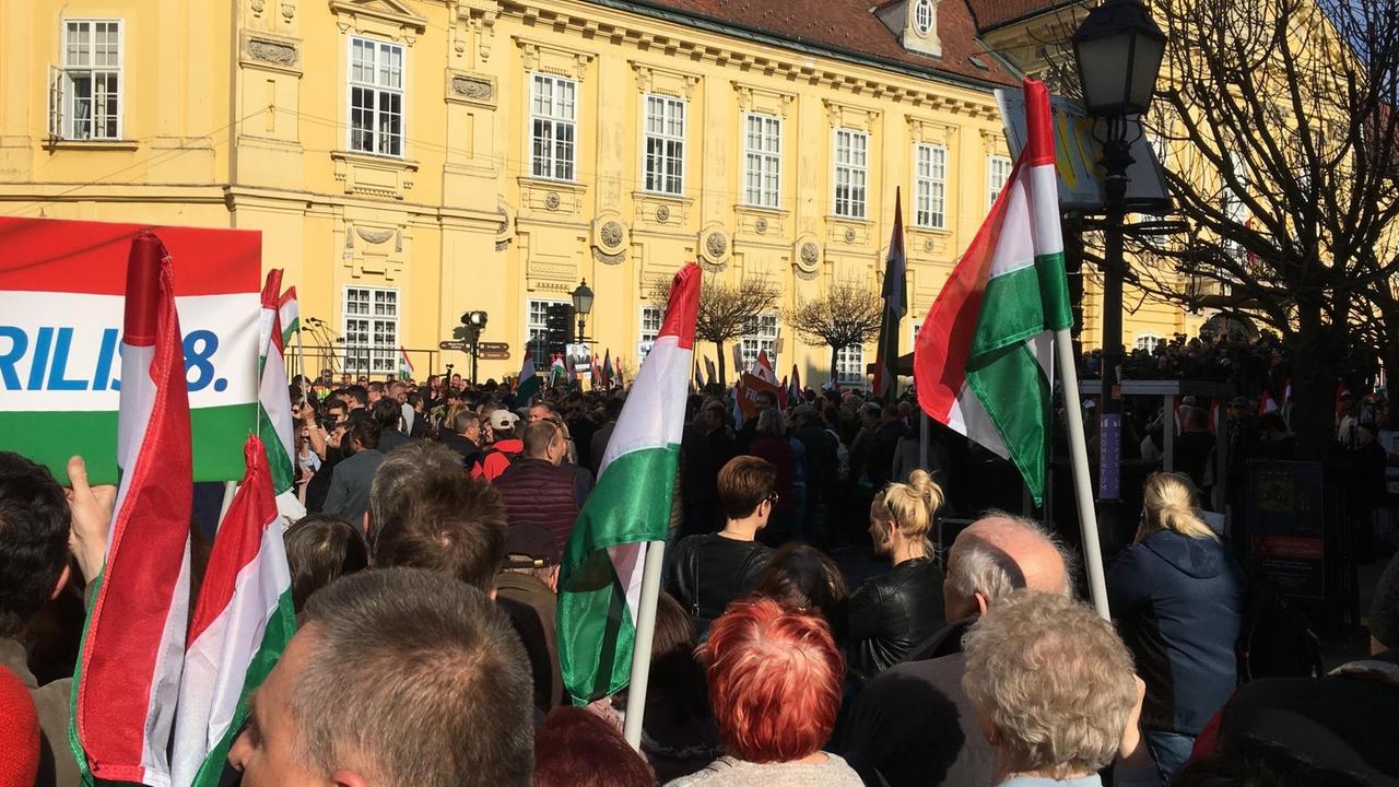 Kundgebung in Székesfehérvár Kundgebung in Székesfehérvár