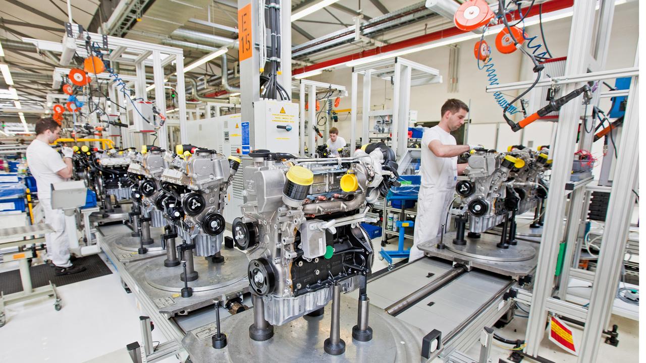 Motorenfertigung im VW-Motorenwerk Chemnitz