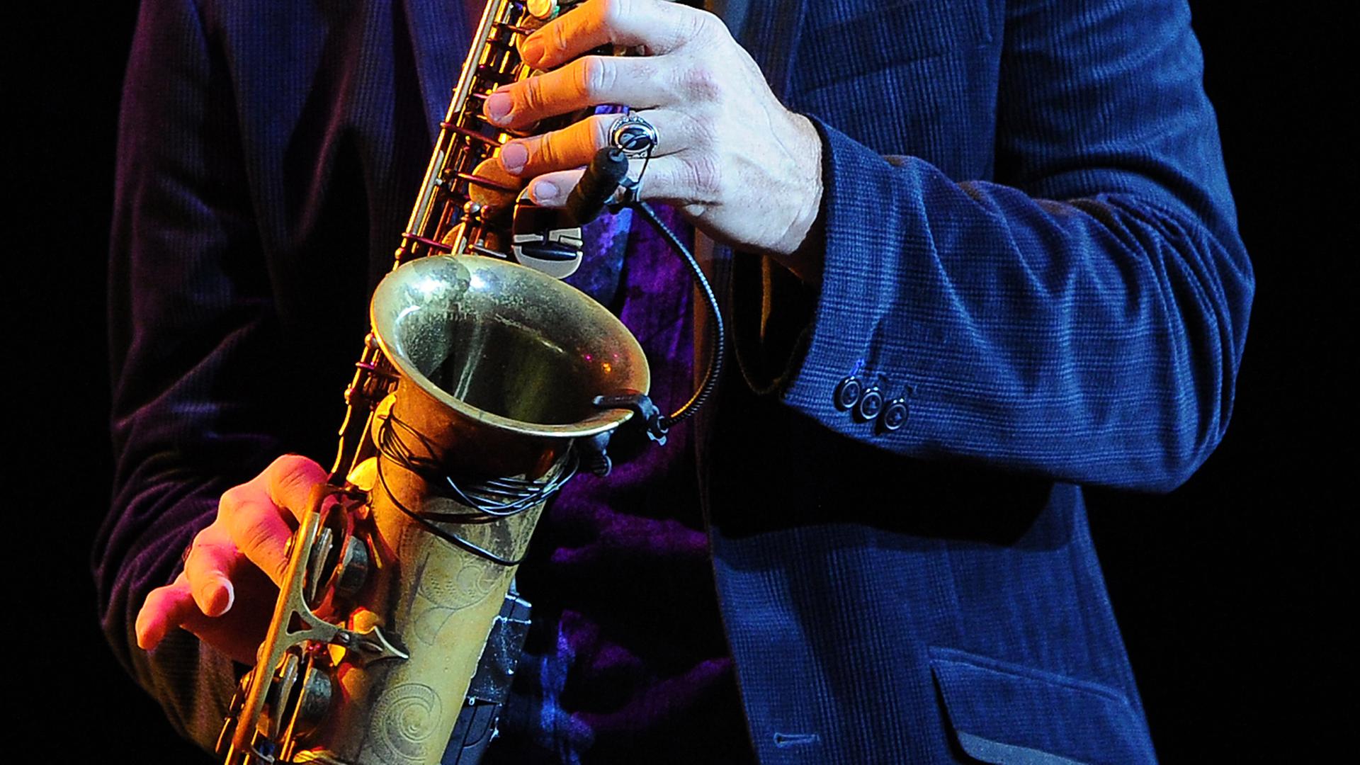 Ein Saxofonspieler. Ein Saxofonspieler.