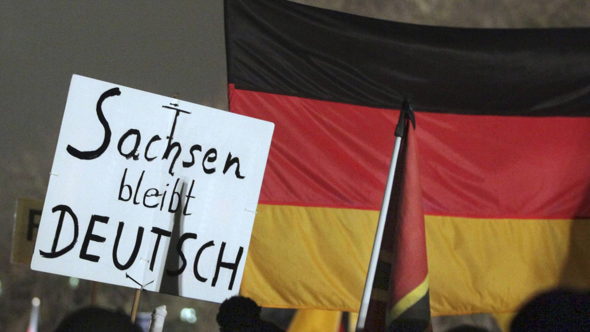 Aufnahme von einer Pegida-Kundgebung am 5. Januar Aufnahme von einer Pegida-Kundgebung am 5. Januar