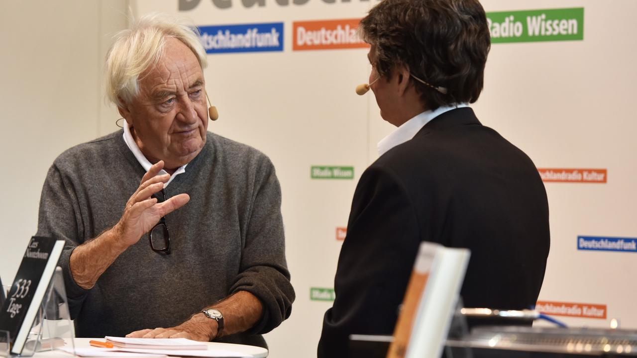 Cees Nooteboom im Gespräch mit Lesart-Moderator Joachim Scholl Cees Nooteboom im Gespräch mit Lesart-Moderator Joachim Scholl
