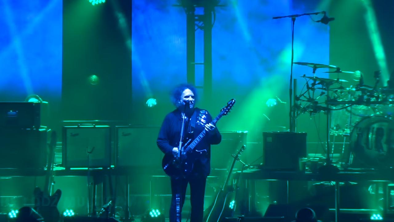 The Cure-Sänger Robert Smith bei einem Konzert in Lodz 2016.