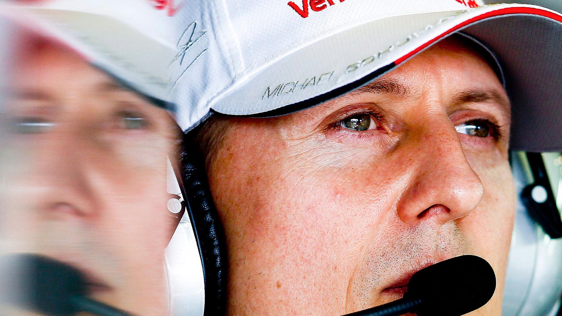 Michael Schumacher hat bei einem Skiunfall schwere Verletzungen erlitten. Michael Schumacher hat bei einem Skiunfall schwere Verletzungen erlitten.