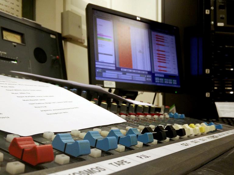 Das Mischpult steht bereit für den richtigen Sound.