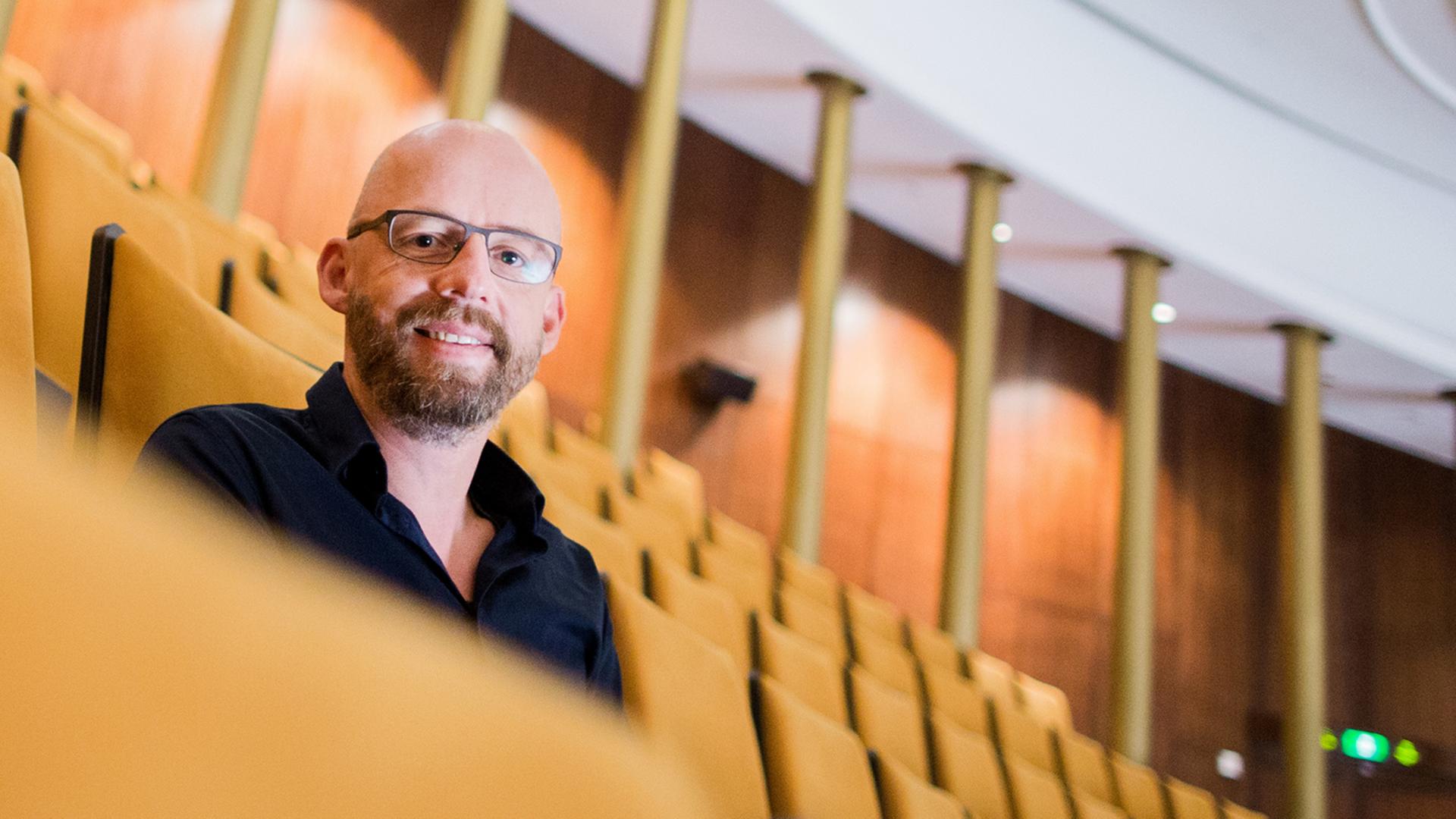 Der neue Intendant der Oper Wuppertal, Berthold Schneider, posiert am 07.09.2016 im Opernhaus in Wuppertal. Der neue Intendant der Oper Wuppertal, Berthold Schneider, posiert am 07.09.2016 im Opernhaus in Wuppertal.