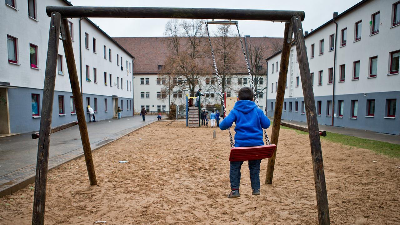 Flüchtlingslager in Zirndorf (Bayern) Flüchtlingslager in Zirndorf (Bayern)